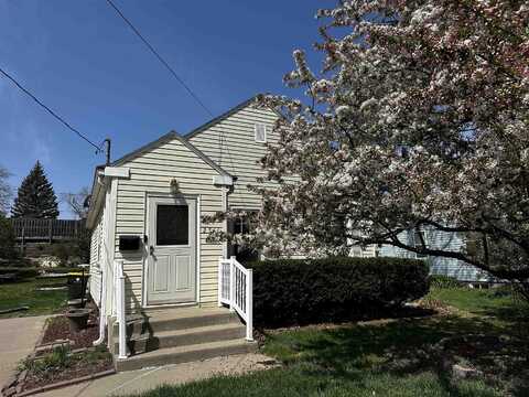 2511 S St Aubin St, Sioux City, IA 51106