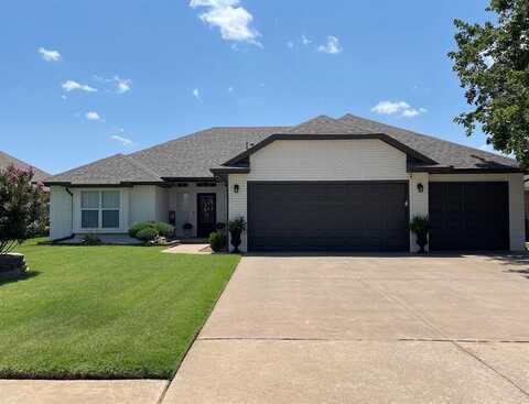 704 W Alamo Way, Mustang, OK 73064