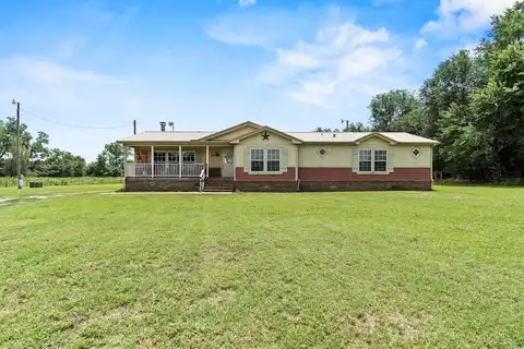 128 E Wichita Avenue, Lookeba, OK 73053