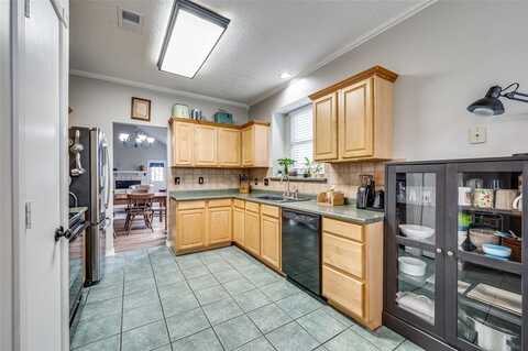 2211 Greenview Drive, Carrollton, TX 75010