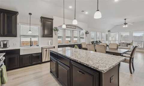 3224 Rosewood Drive, Glenn Heights, TX 75154