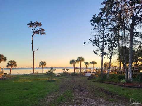 7376 Mulberry Ln, Navarre, FL 32566