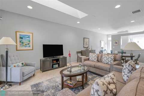 5743 Emerald Cay Ter, Boynton Beach, FL 33437