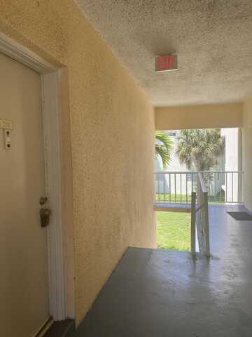 409 Executive Center Drive, West Palm Beach, FL 33401