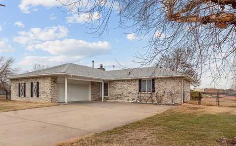 726 Fairway Ct, Augusta, KS 67010