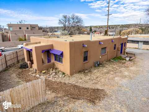 1217 Agua Fria Street, Santa Fe, NM 87501