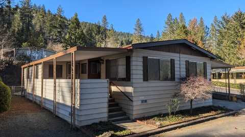 315 W Evans Creek Road, Rogue River, OR 97537