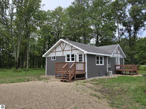 10442 W 34 Road, Harrietta, MI 49638