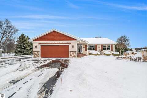 609 South Creek Court, Traverse City, MI 49696