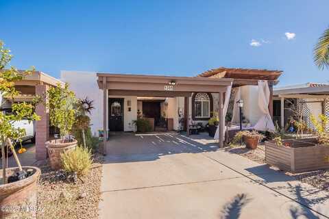 366 N Calle Del Chancero, Green Valley, AZ 85614