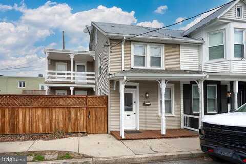 9 E ORANGE STREET, LITITZ, PA 17543