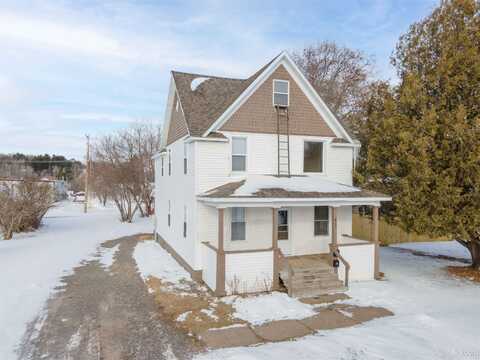 812 W Cayuga, Iron River, MI 49935