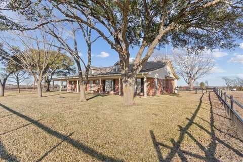 347 Howe Hill Road, Robinson, TX 76706