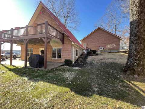 365 Gray's Shady Ln., Cadiz, KY 42211