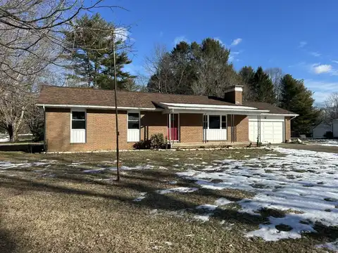 6 Short St, The Plains, OH 45780