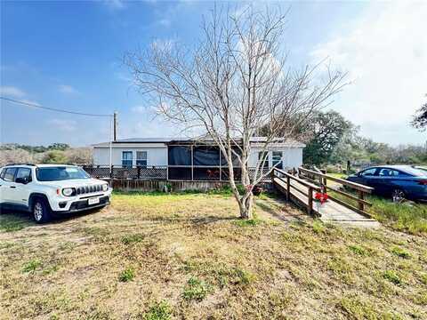 4865 River Oaks Drive, Beeville, TX 78102