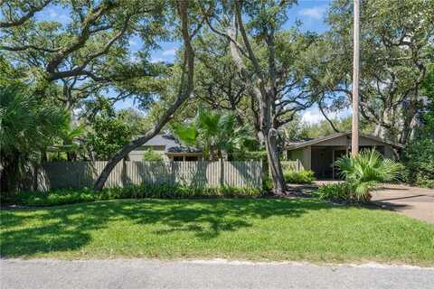 209 S 4th Street, Rockport, TX 78382