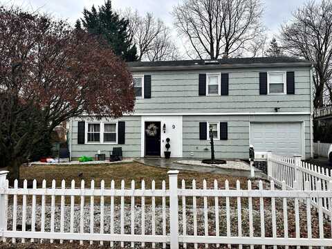 9 Pettom Road, Norwalk, CT 06850