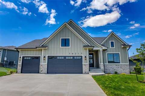 16217 Walnut Meadows Court, Urbandale, IA 50323