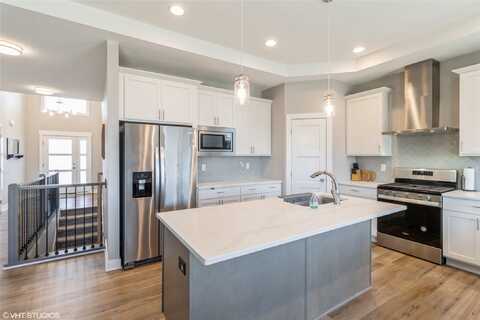 1210 NW Pine Bluff Circle, Waukee, IA 50263