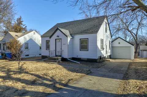 4033 10th Street, Des Moines, IA 50313