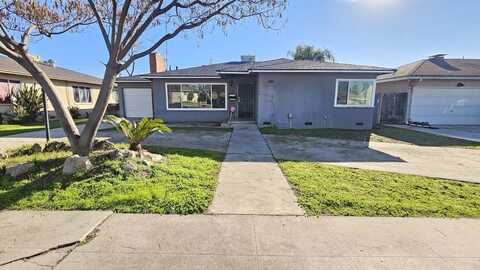 4738 Vassar Avenue E, Fresno, CA 93703