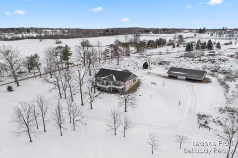 9275 Valley Highway, Vermontville, MI 49096