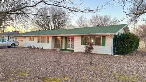 805 Carlton Street, Mountain Grove, MO 65711