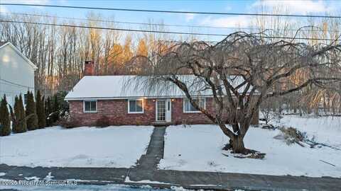 206 Gardner Street, Moscow, PA 18444