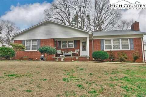 308 NW Taubrook Place, Lenoir, NC 28645