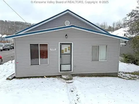 8203 Court Avenue, Hamlin, WV 25523