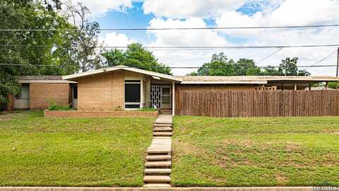 1505 Berry, Longview, TX 75602