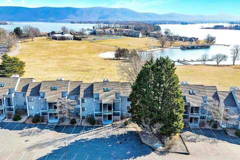 140 Sailors Cove DR, Moneta, VA 24121