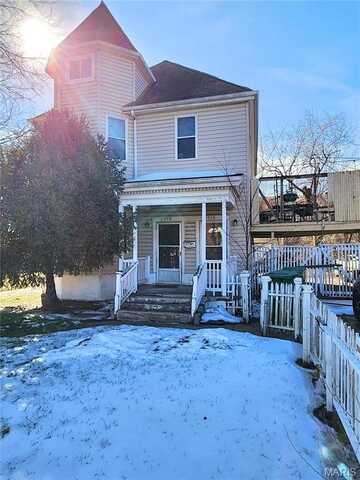 2718 State Street, East Saint Louis, IL 62205