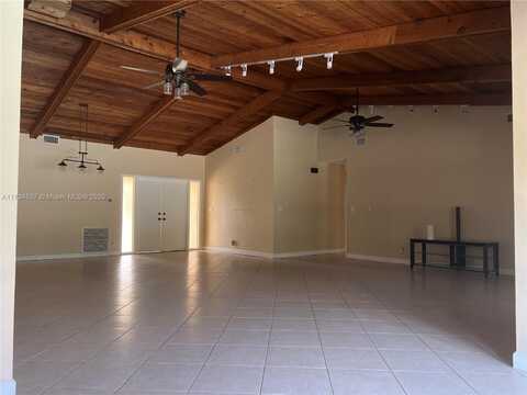 11501 SW 3rd St, Plantation, FL 33325