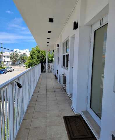 620 76th St, Miami Beach, FL 33141
