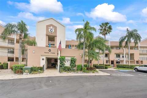 7518 Fairfax Dr, Tamarac, FL 33321