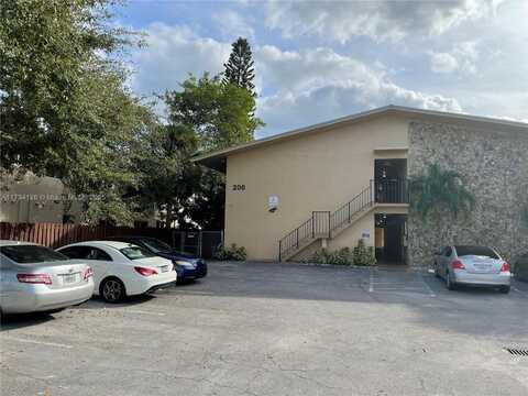 206 NE 3rd St, Hallandale Beach, FL 33009