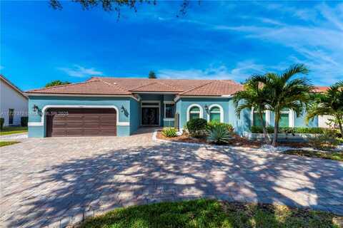 5466 NW 85th Ave, Coral Springs, FL 33067