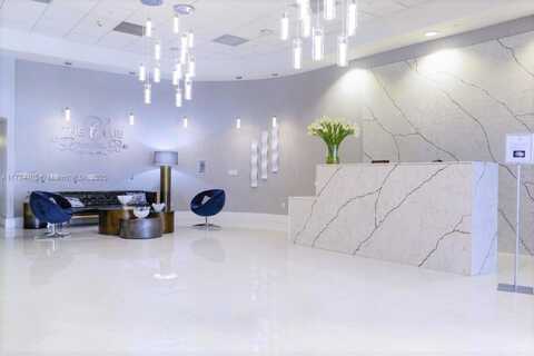 1200 Brickell Bay Dr, Miami, FL 33131