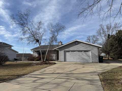 10731 S McGraw Dr, Oak Creek, WI 53154