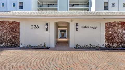 226 GOLDEN GATE POINT, SARASOTA, FL 34236