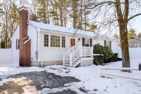 17 Pine Haven Cir, Rockland, MA 02370