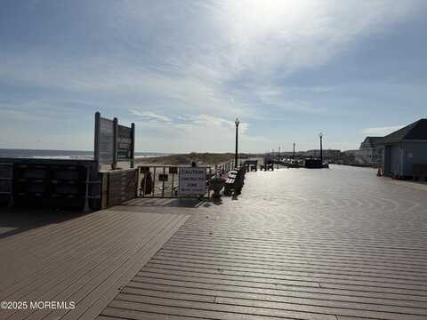 35 Pilgrim Pathway, Ocean Grove, NJ 07756