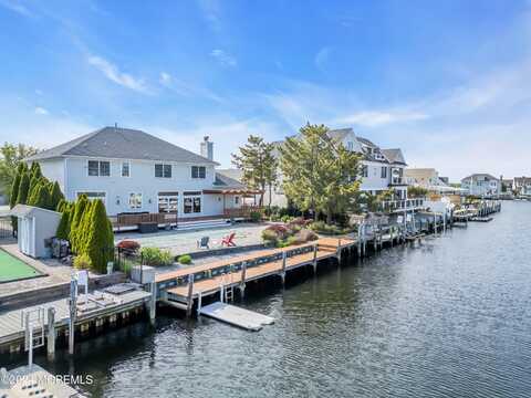 206 Pointe Drive, Mantoloking, NJ 08738