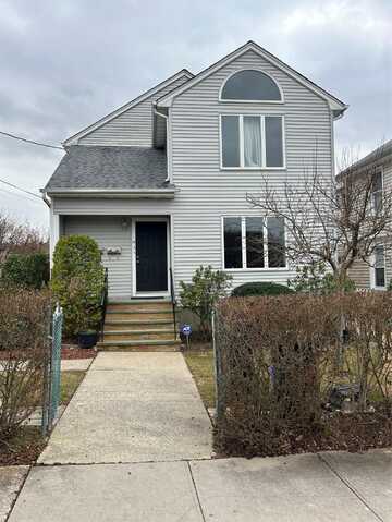 14 2nd, Glen Cove, NY 11542