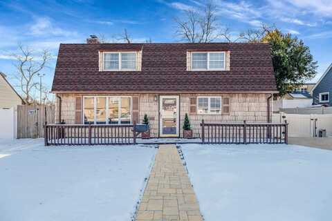 38 E Gate, Copiague, NY 11726