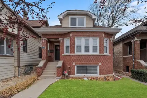 2216 East Avenue, Berwyn, IL 60402