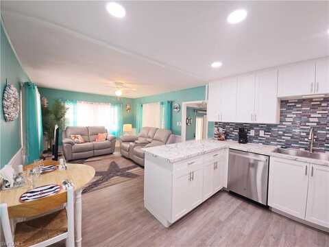 19 Moorhead, NAPLES, FL 34112