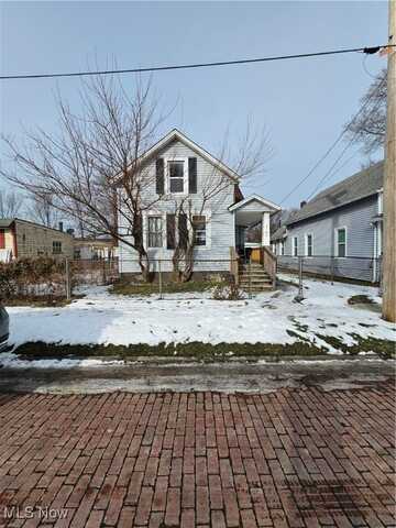 5704 Pacific Avenue, Cleveland, OH 44102